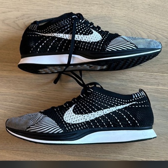 Nike Flyknit Racer - Picture 1 of 4